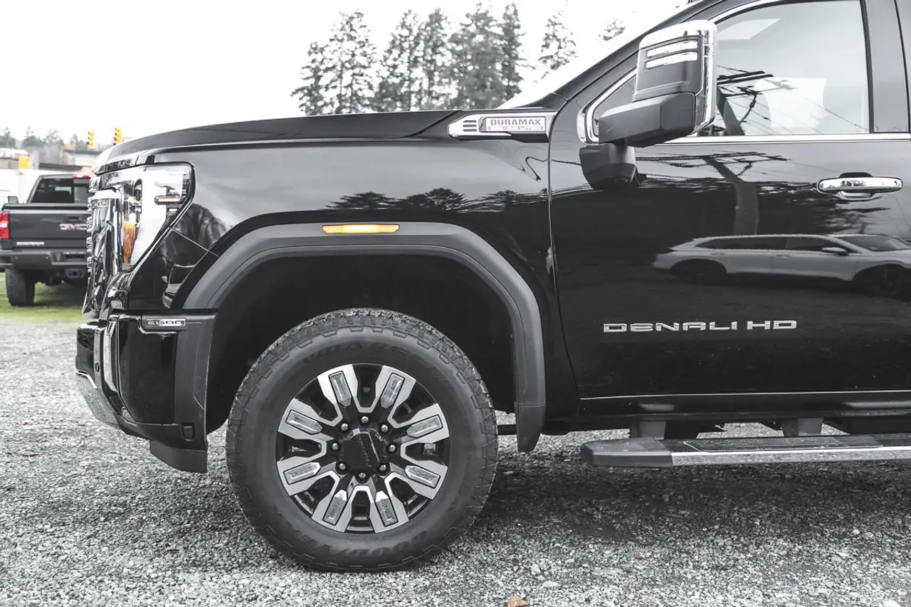GMC Sierra 3500HD снимка GMC Sierra 3500HD