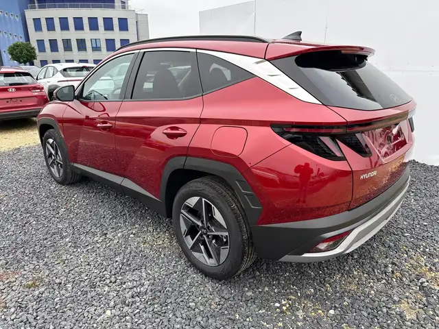 Hyundai Tucson view 4