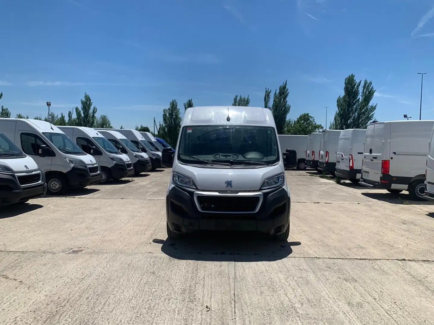 Peugeot Boxer 333 L2 H2 BHDI 103kW (140CV) S&S 6 V. M Blanco - 2
