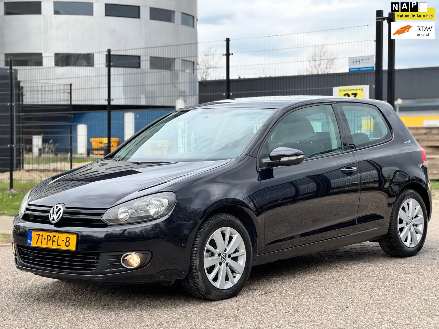 Volkswagen Golf 1.2 TSI Tour II BlueMotion/6BAK/AIRCO/CRUISE/NAVI/ Black - 1
