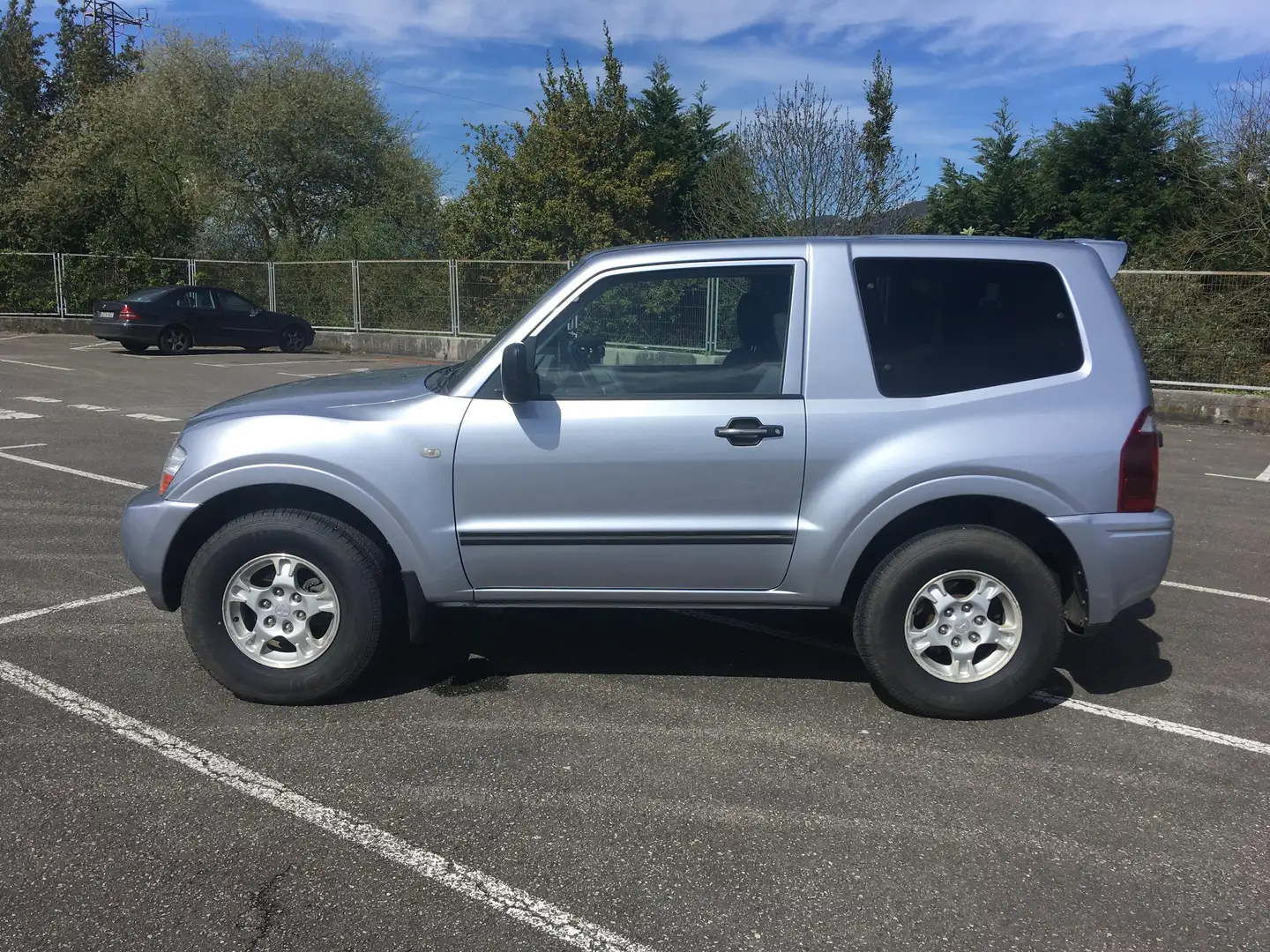Mitsubishi Montero 3.2DI-D Instyle Stříbrná - 2