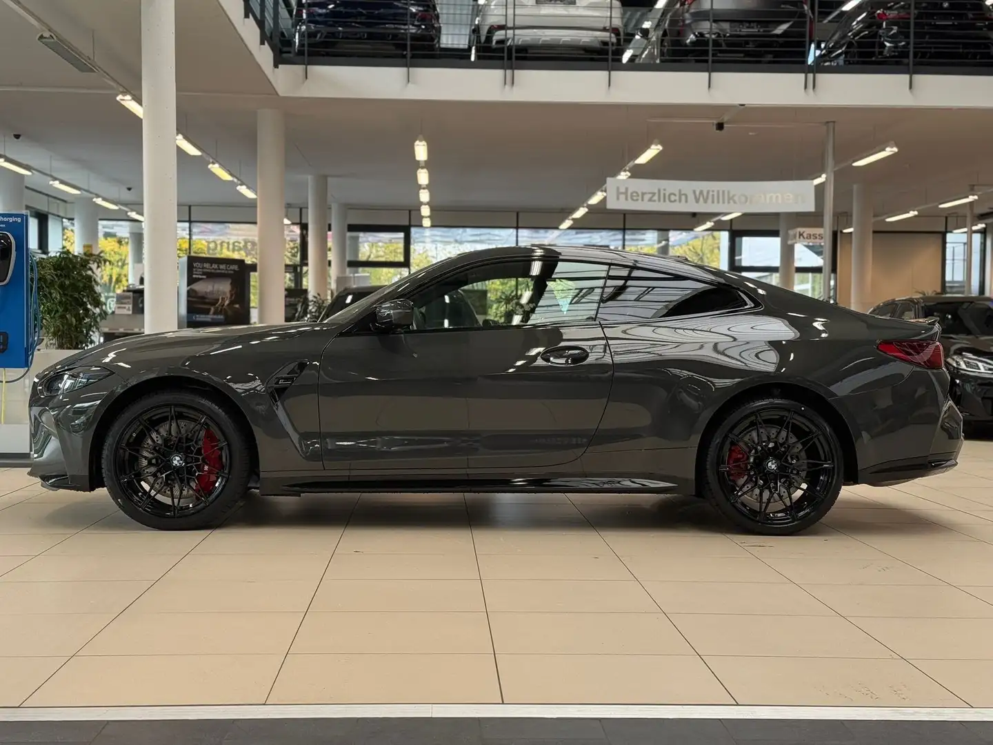 BMW M4 Competition M xDrive+M Sport+DA+PA+NAVI+LED+HIFI+u Gris - 2