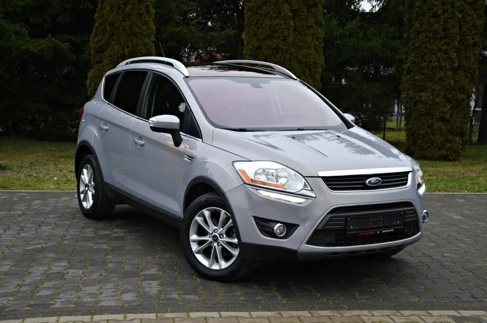 Ford Kuga 2,0 TDCi 4x4 103kW Titanium Zilver - 2
