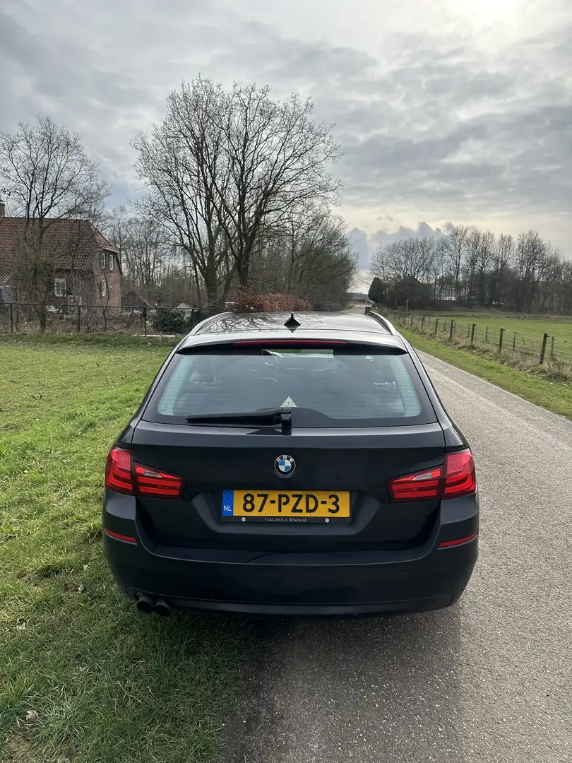 BMW 523 High Executive Zwart - 2
