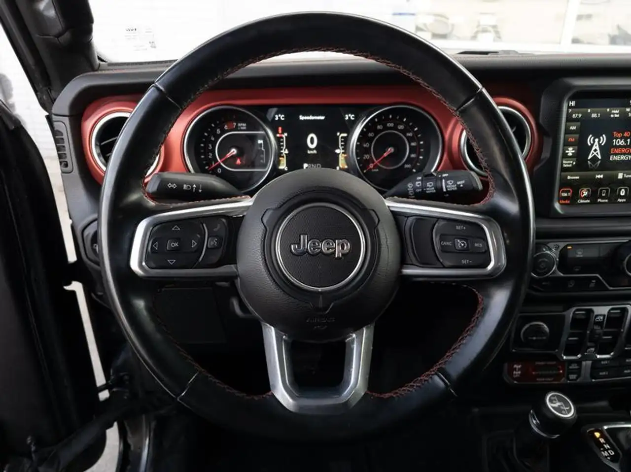 Jeep Wrangler снимка Jeep Wrangler