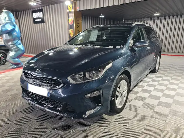 Kia Ceed SW / cee'd SW 1.6 CRDi 115 ch ISG BVM6 GT Line
