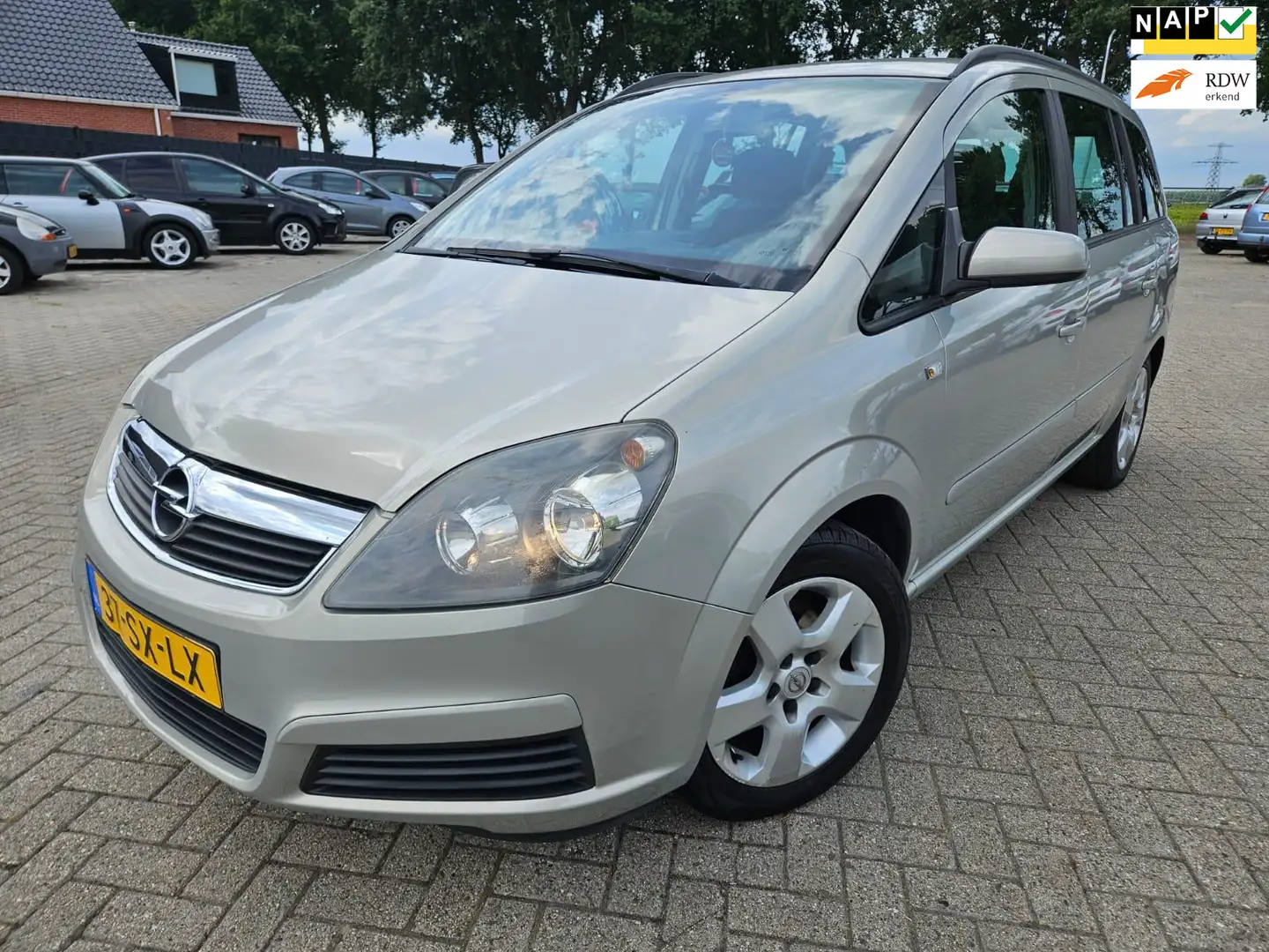 Opel Zafira 1.6 Enjoy 7 Persoons 2006. Airco/Electrische ramen Grijs - 1