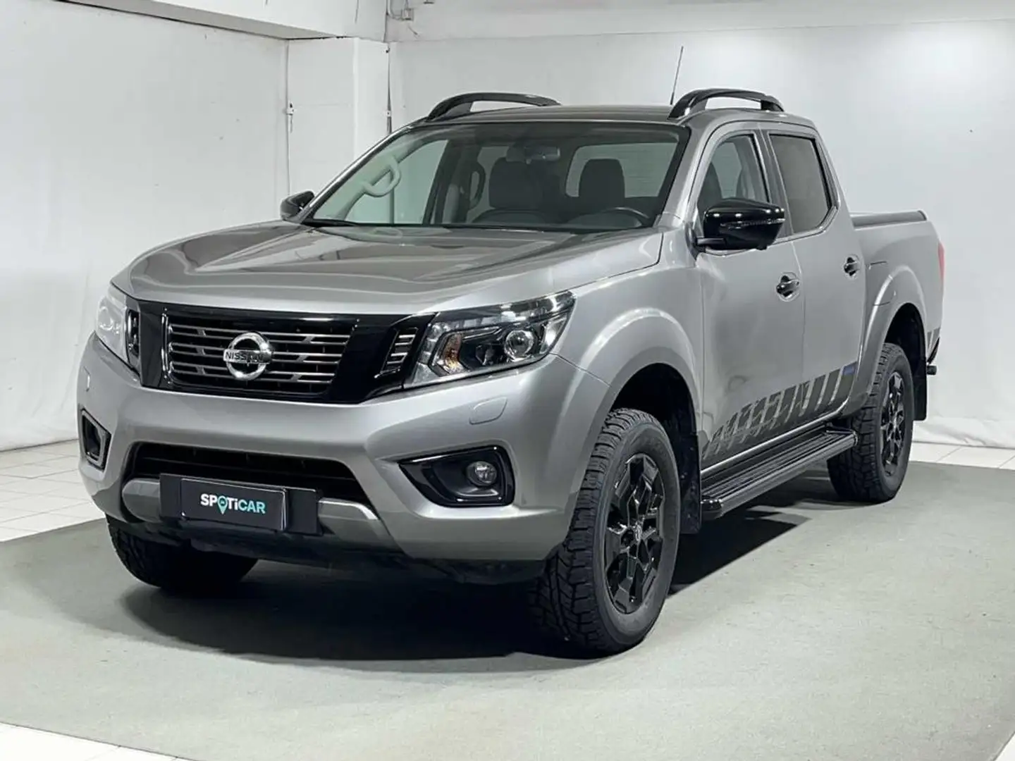 Nissan Navara 2.3 dci d.cab N-Guard 4wd 190cv auto my19 Nissan Szürke - 1