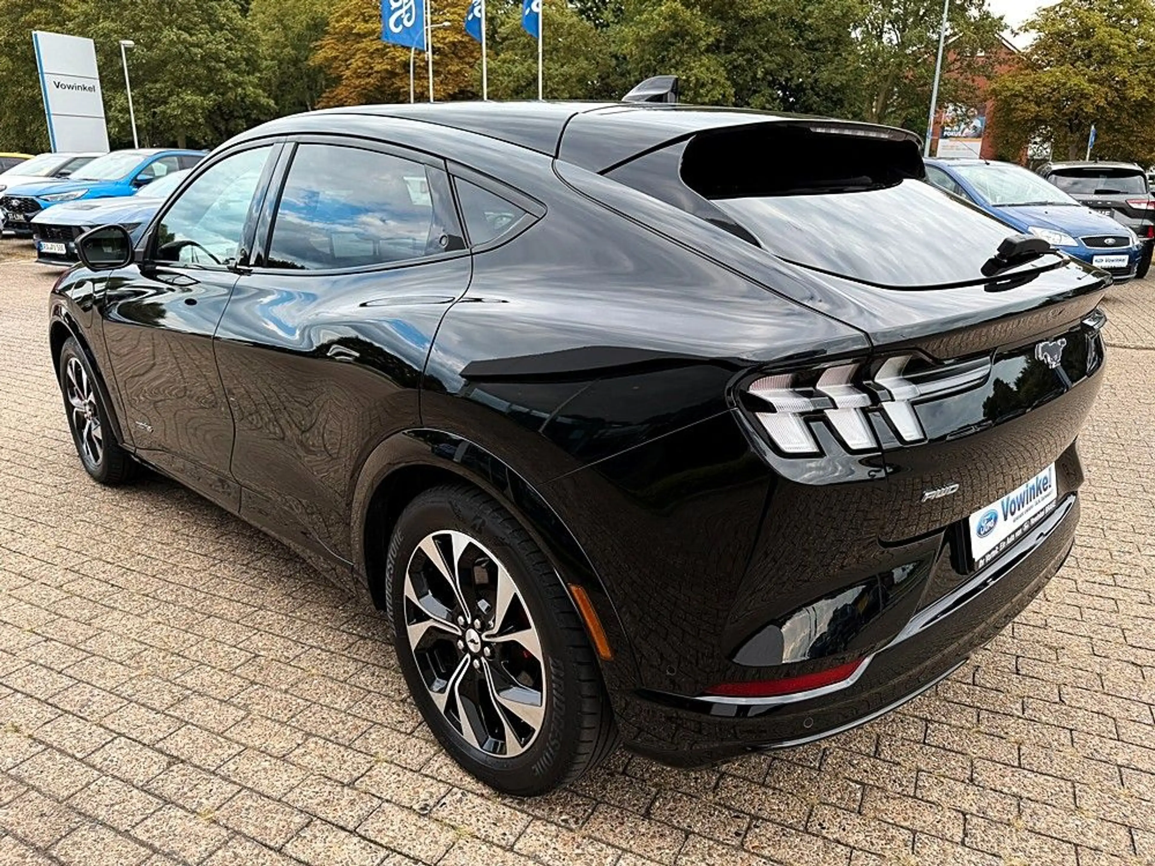 Ford Mustang Mach-E Basis AWD Matrix-LED+B&O+BLIS+ACC — photo 8