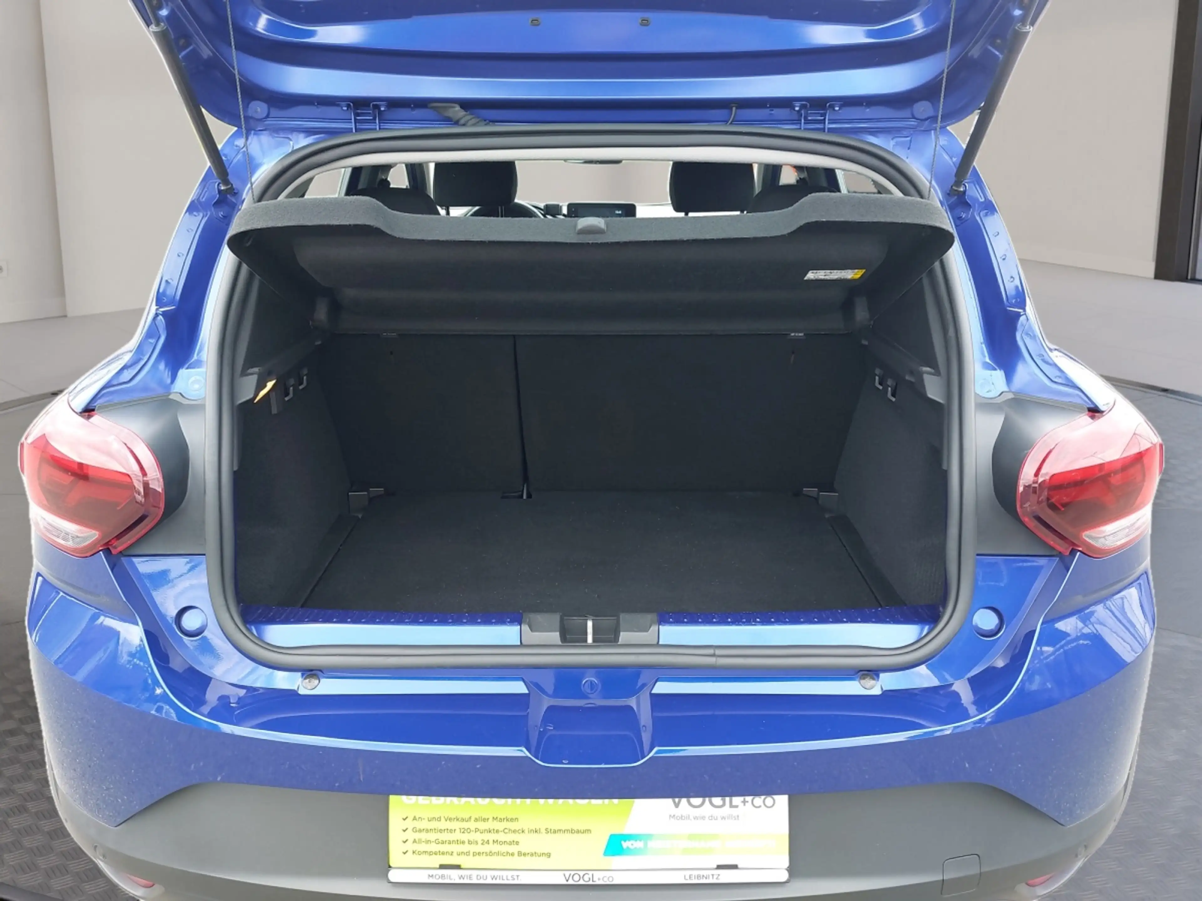 Dacia Sandero Stepway Expression TCe 90 CVT — photo 12