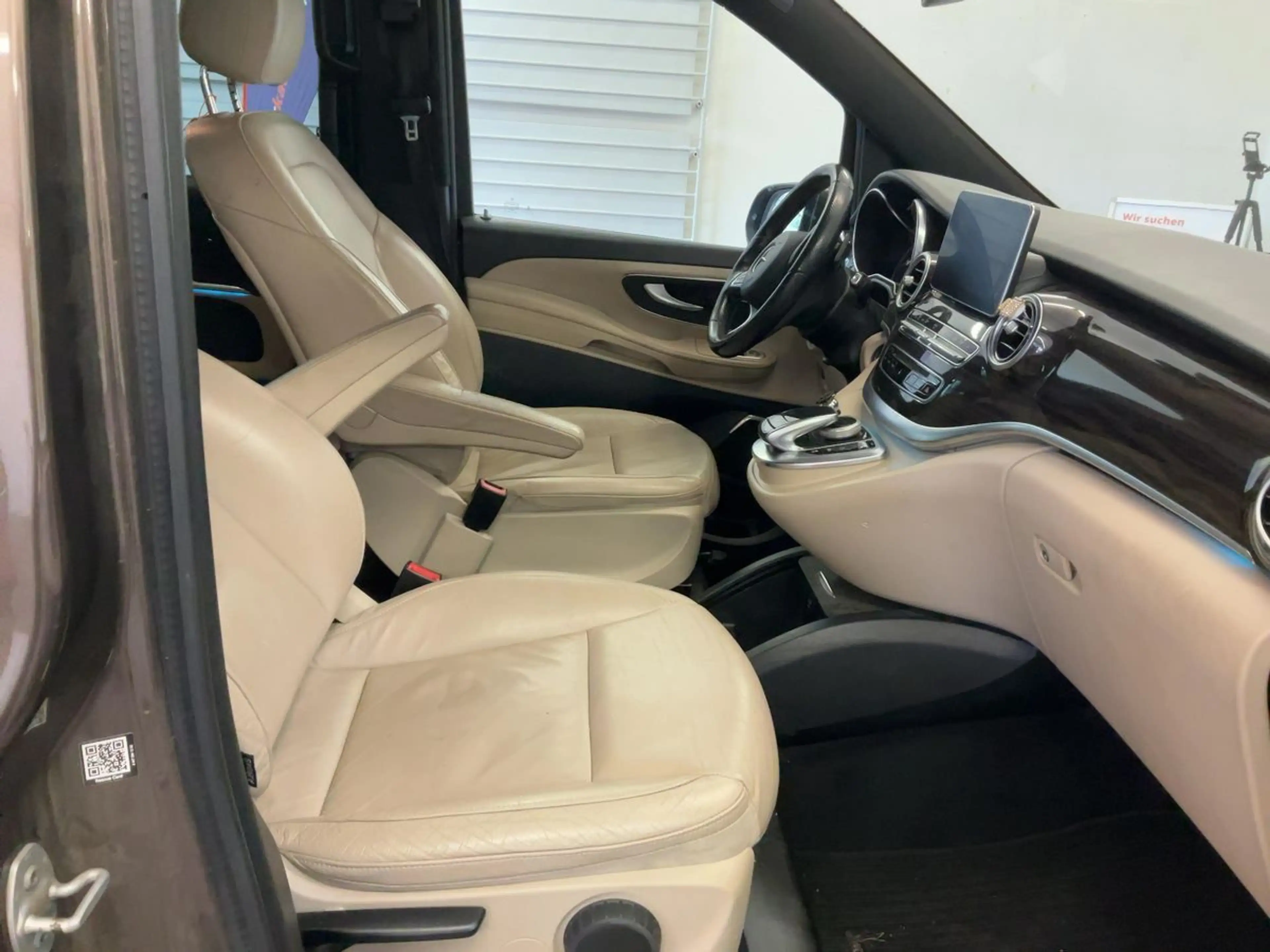 Mercedes-Benz V 250 d lang AMG*Leder*Burm*AHK*360°*Euro6 — photo 4