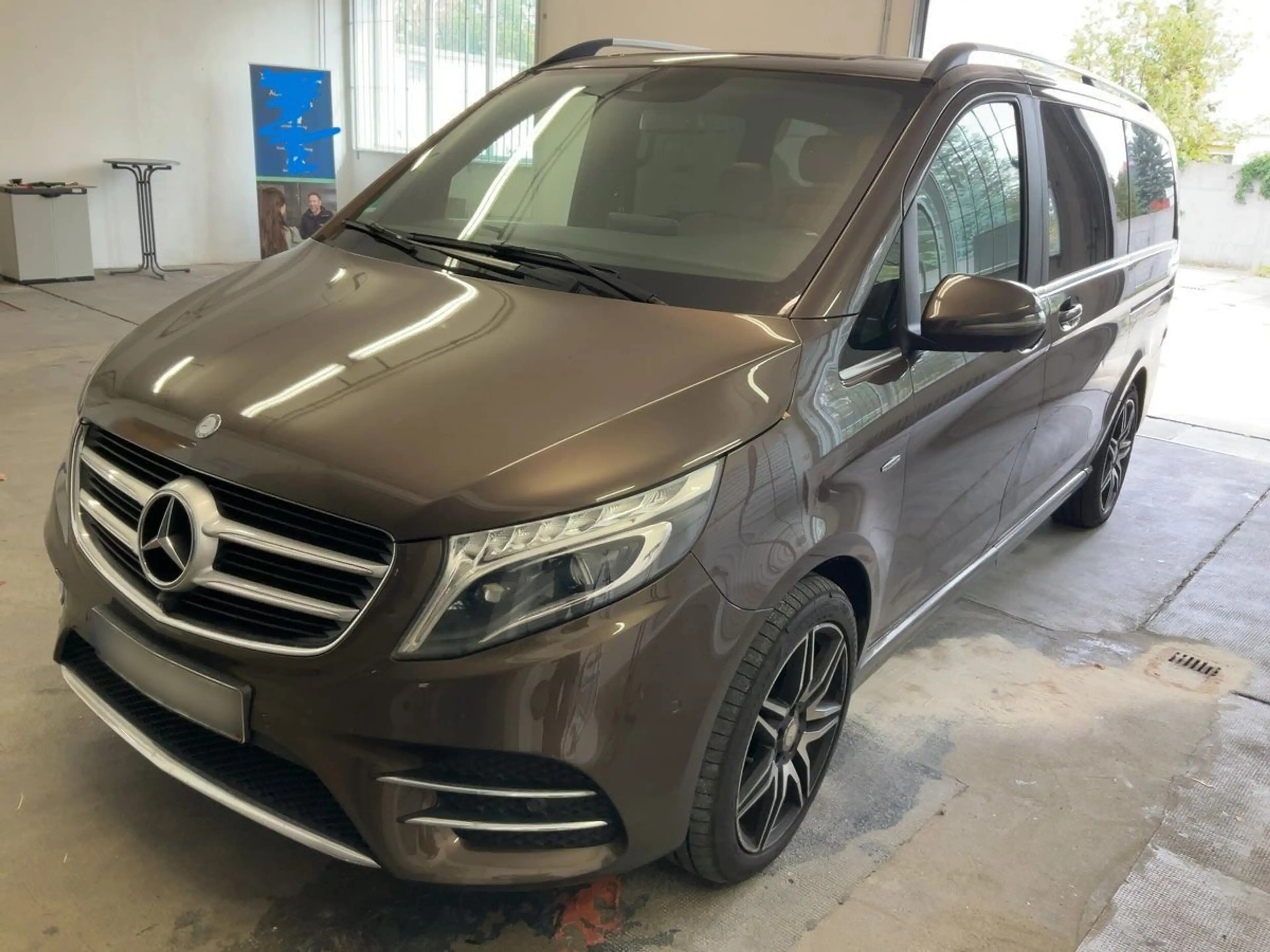 Mercedes-Benz V 250 d lang AMG*Leder*Burm*AHK*360°*Euro6