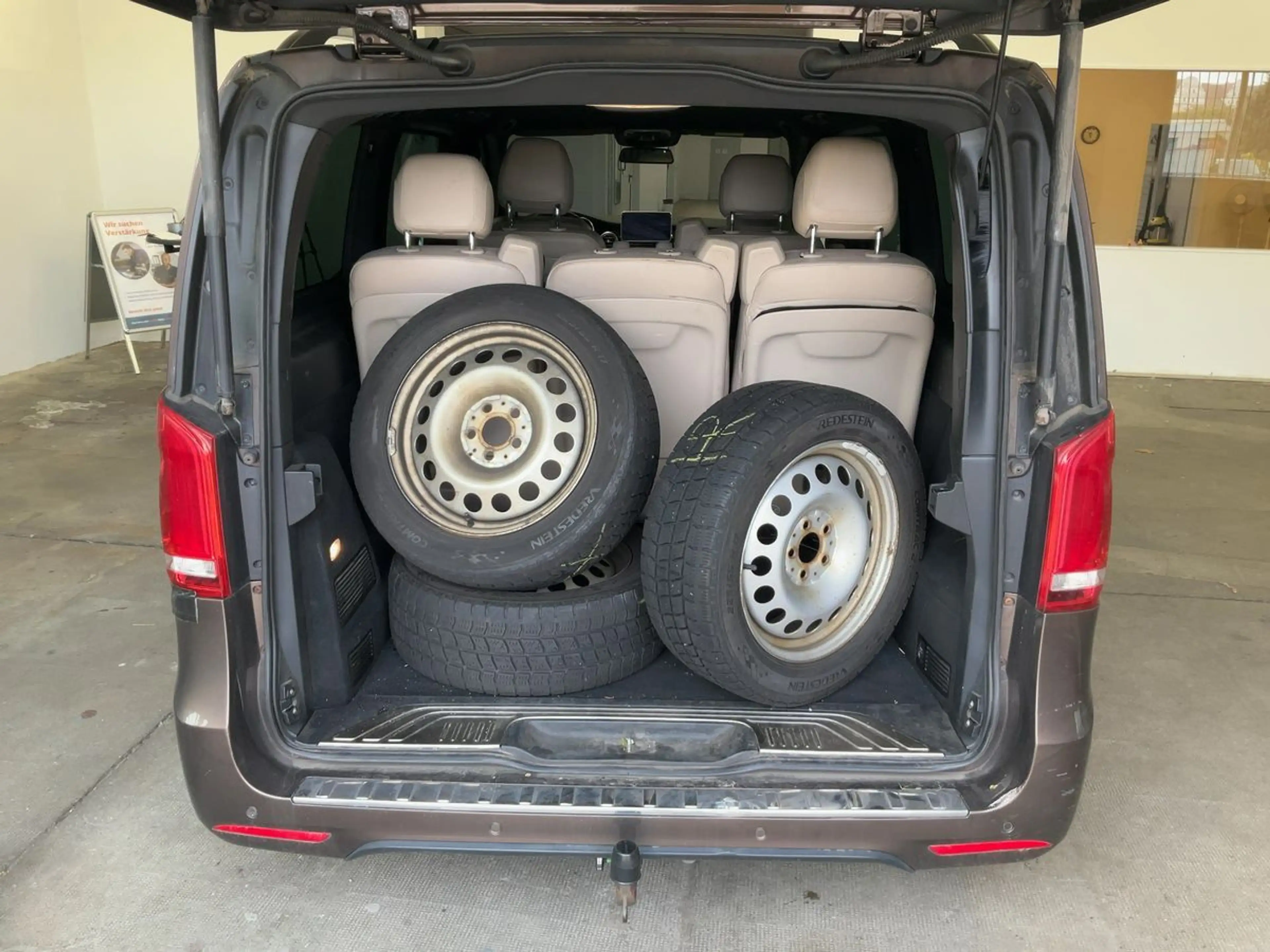 Mercedes-Benz V 250 d lang AMG*Leder*Burm*AHK*360°*Euro6 — photo 6