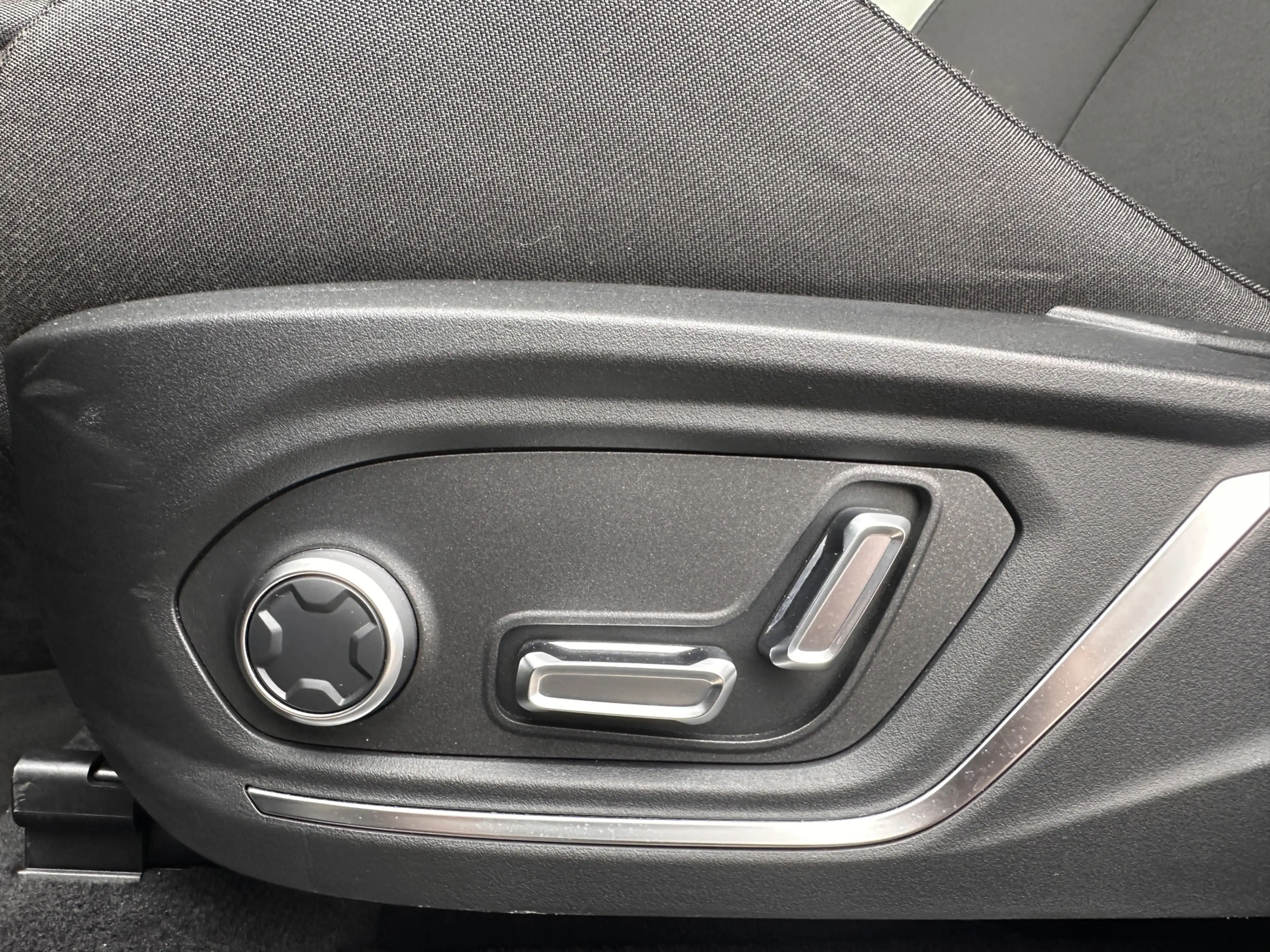 Lynk & Co 01 1.5 PHEV PANO,CARPLAY,ALL SEASONS — photo 12