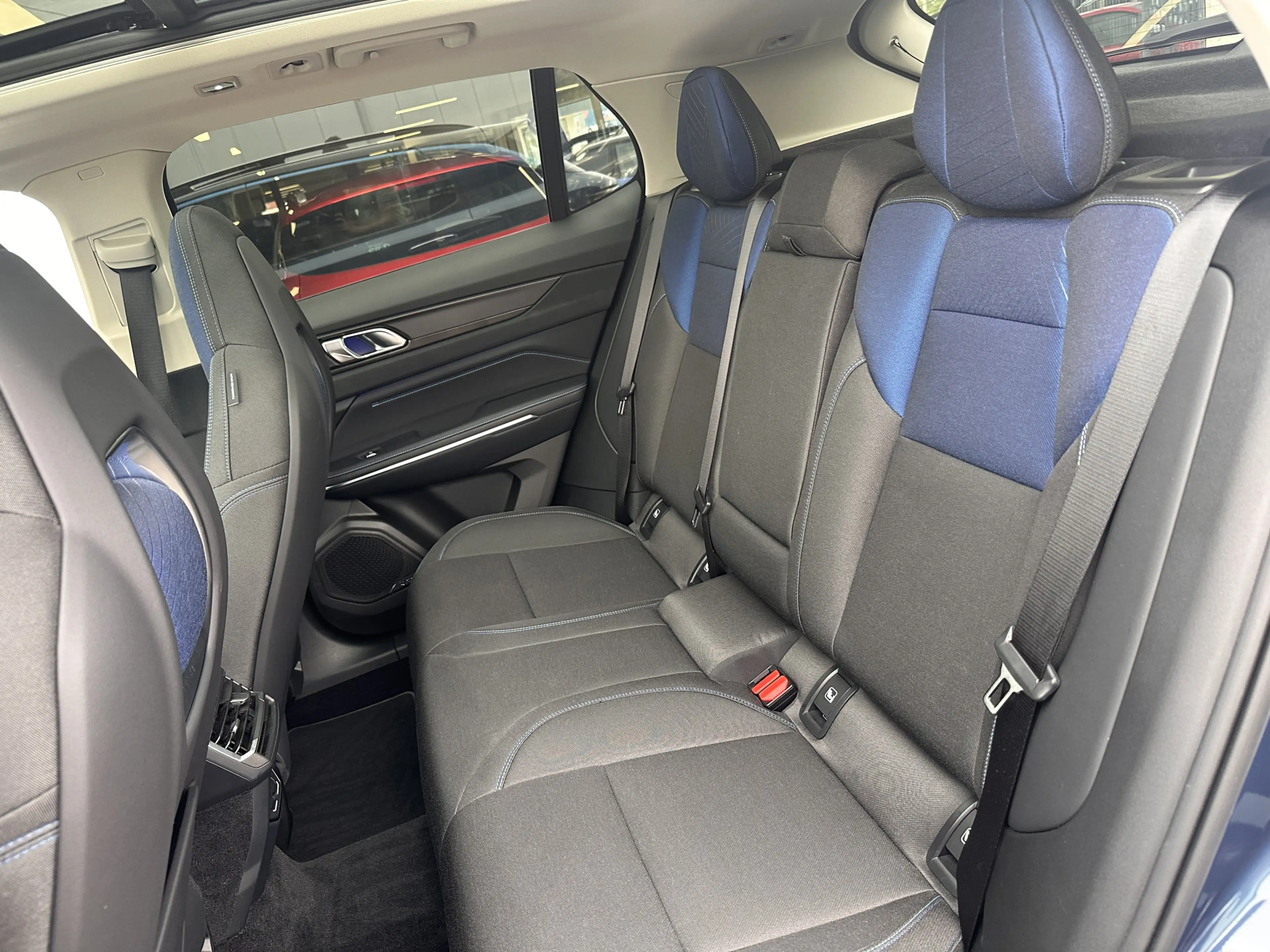 Lynk & Co 01 1.5 PHEV PANO,CARPLAY,ALL SEASONS — photo 14