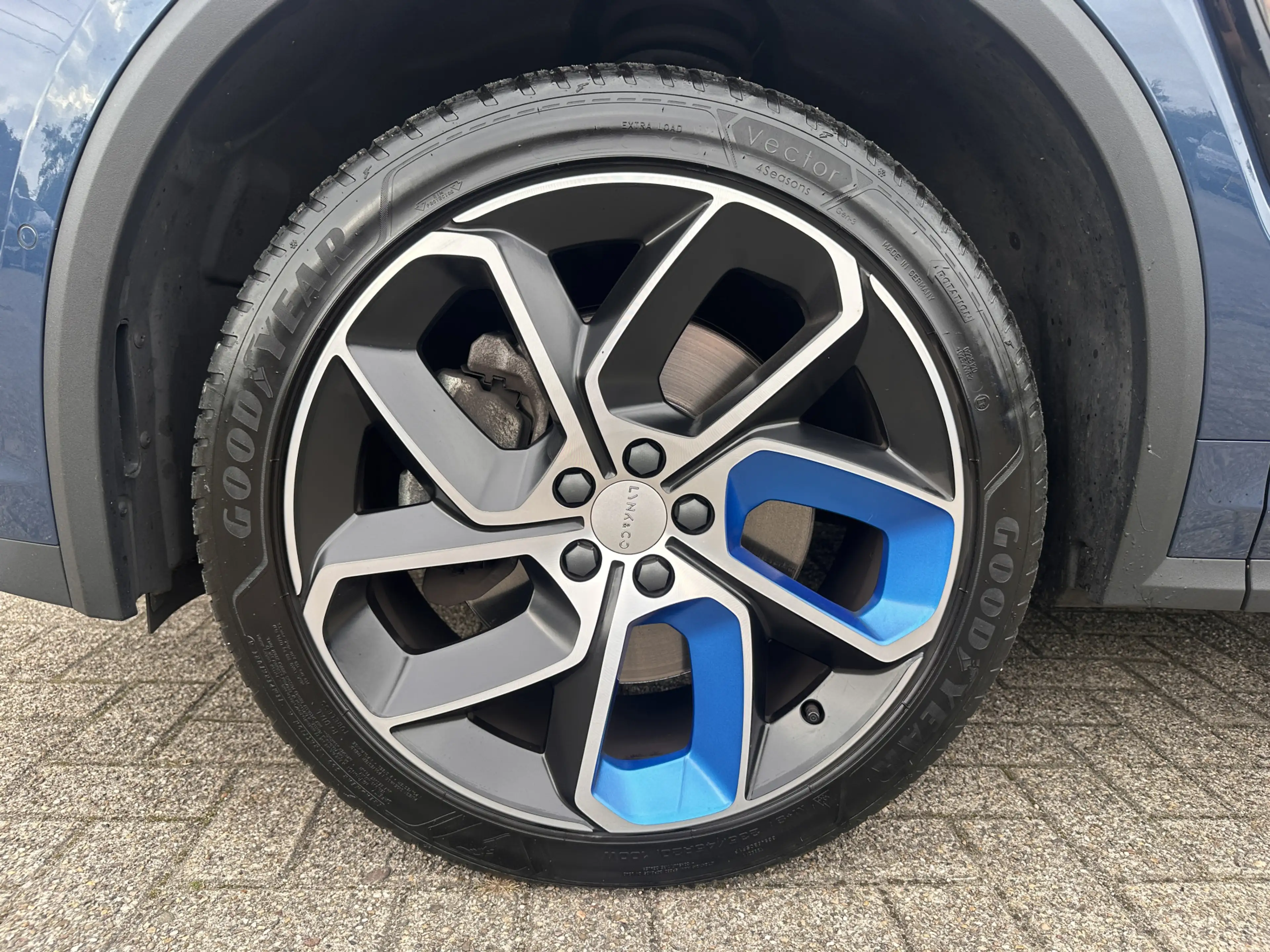 Lynk & Co 01 1.5 PHEV PANO,CARPLAY,ALL SEASONS — photo 9