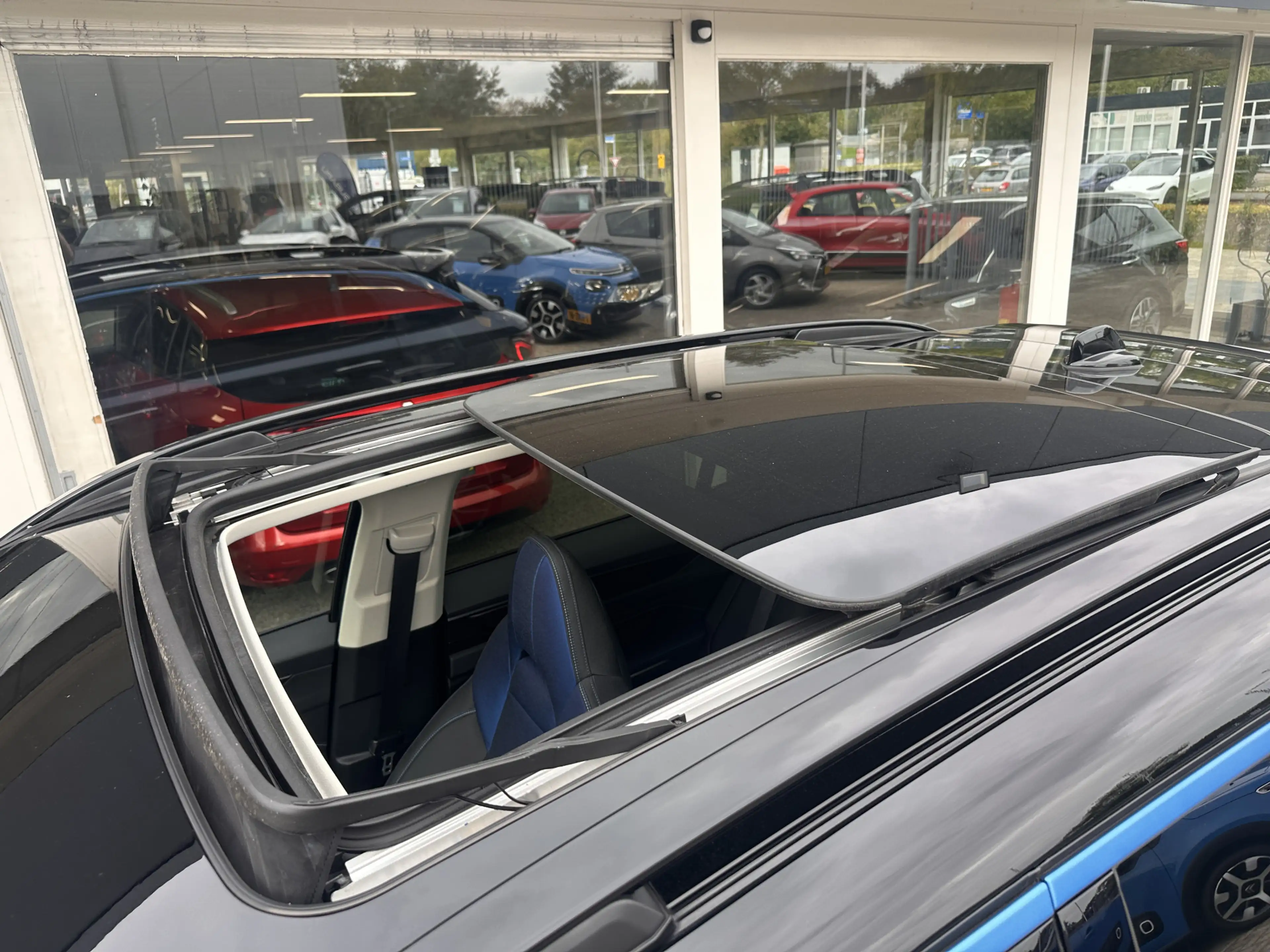 Lynk & Co 01 1.5 PHEV PANO,CARPLAY,ALL SEASONS — photo 4