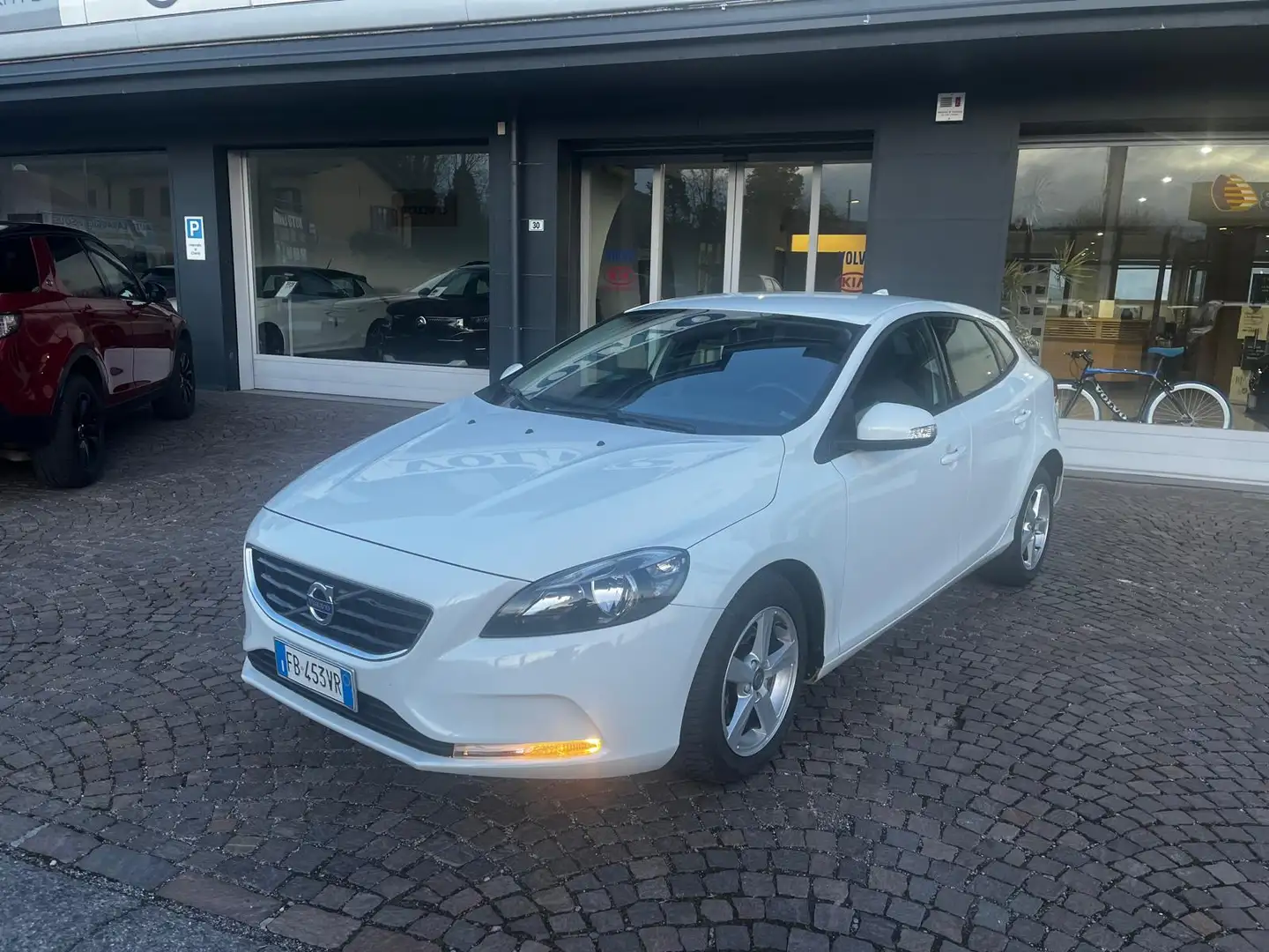 Volvo V40 V40 II 2012 2.0 d2 Business Weiß - 1