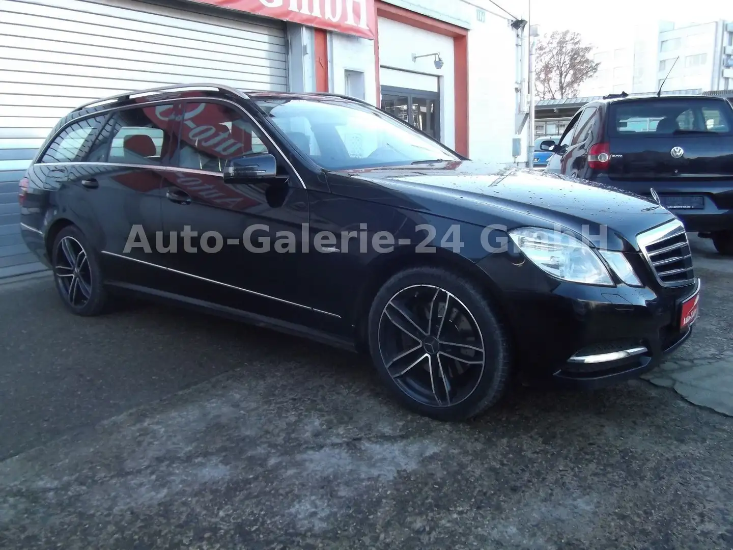 Mercedes-Benz E 350 T-Modell CDI Autom, Leder, Pano, Navi Schwarz - 2