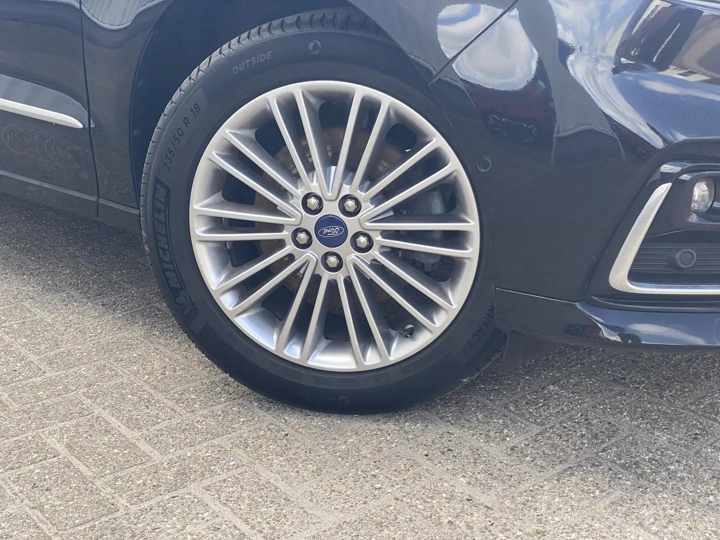 Ford S-Max 2.5 FHEV Vignale 190pk | Adaptieve Cruise | Full L Zwart - 2