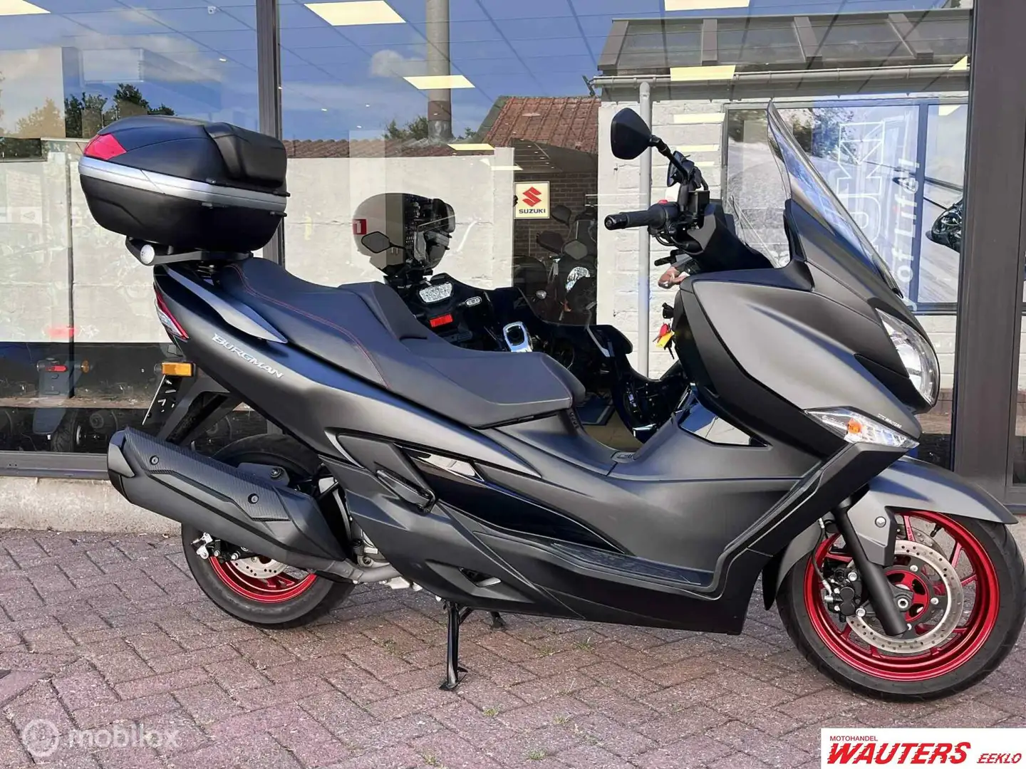 Suzuki Burgman 400 400A Zwart - 2
