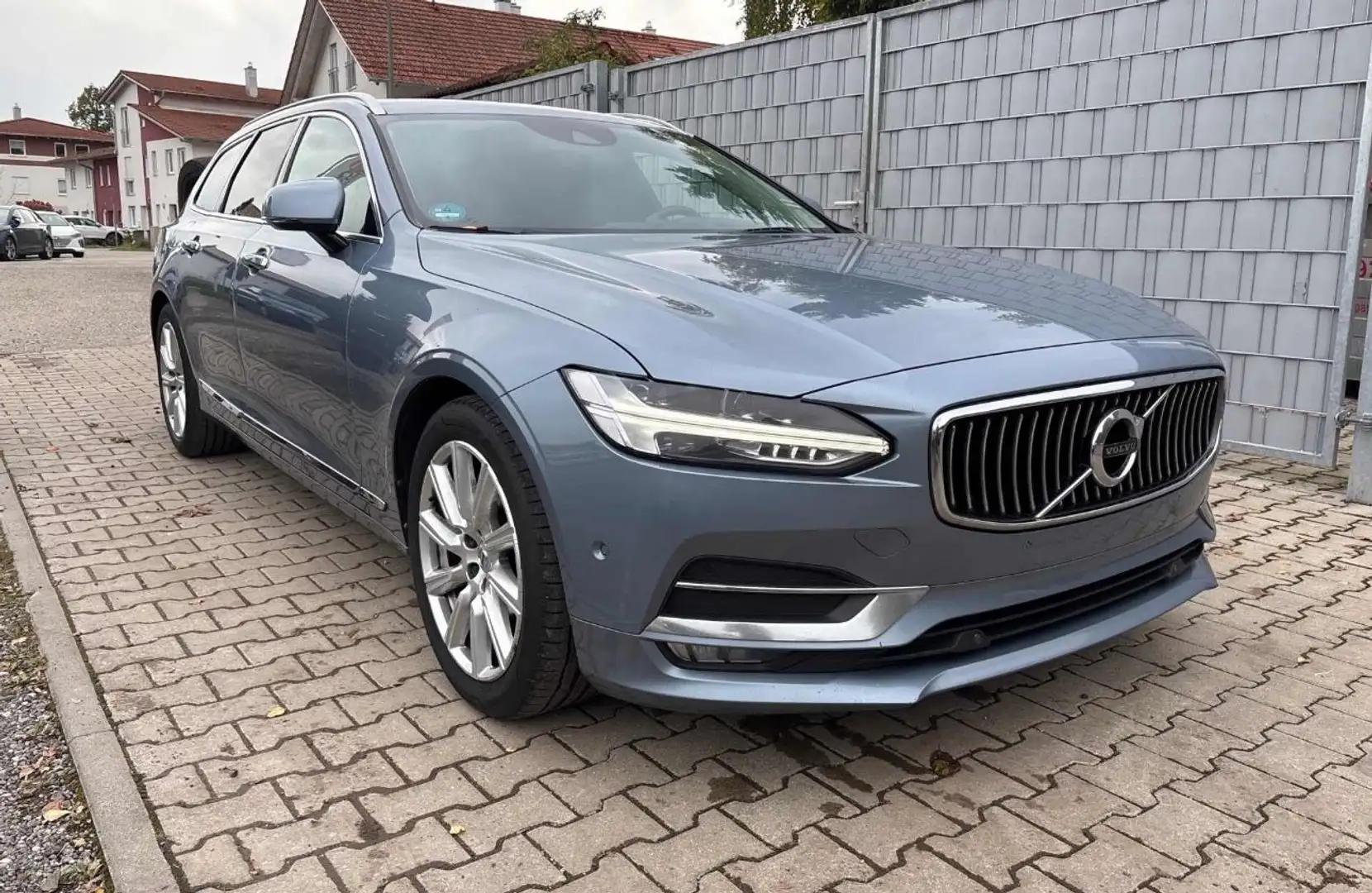 Volvo V90 Inscription D4*Bowers&Wilkins*1.Hand*LED Silber - 1