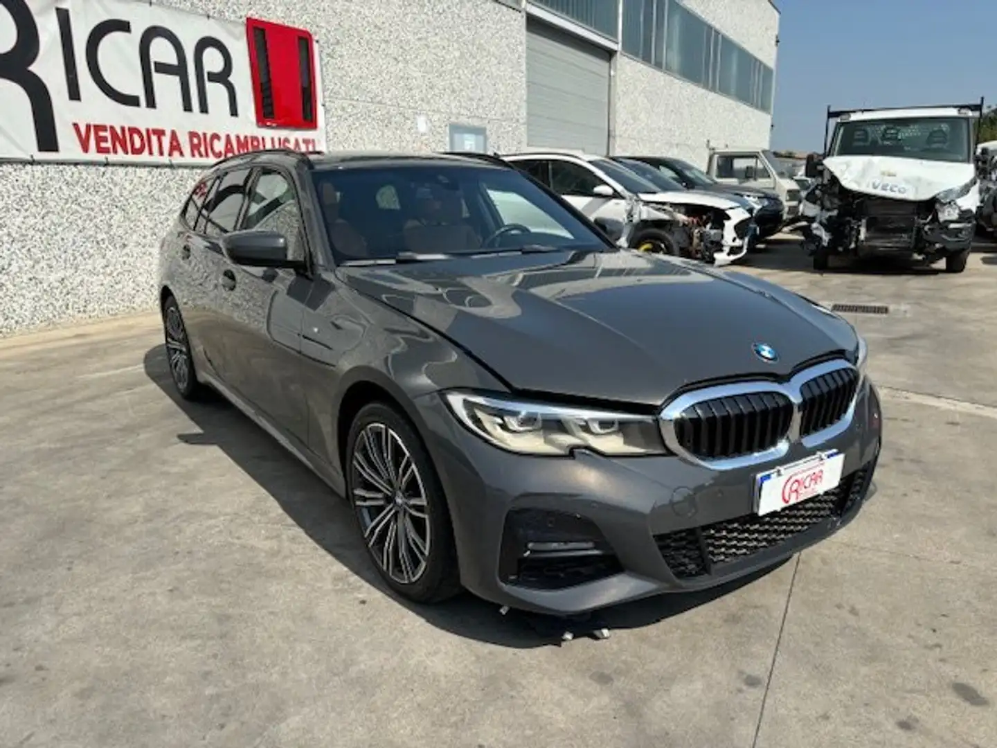 BMW 320 320d Touring mhev 48V Msport auto Grau - 1