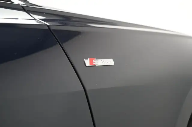 Audi A6 view 12