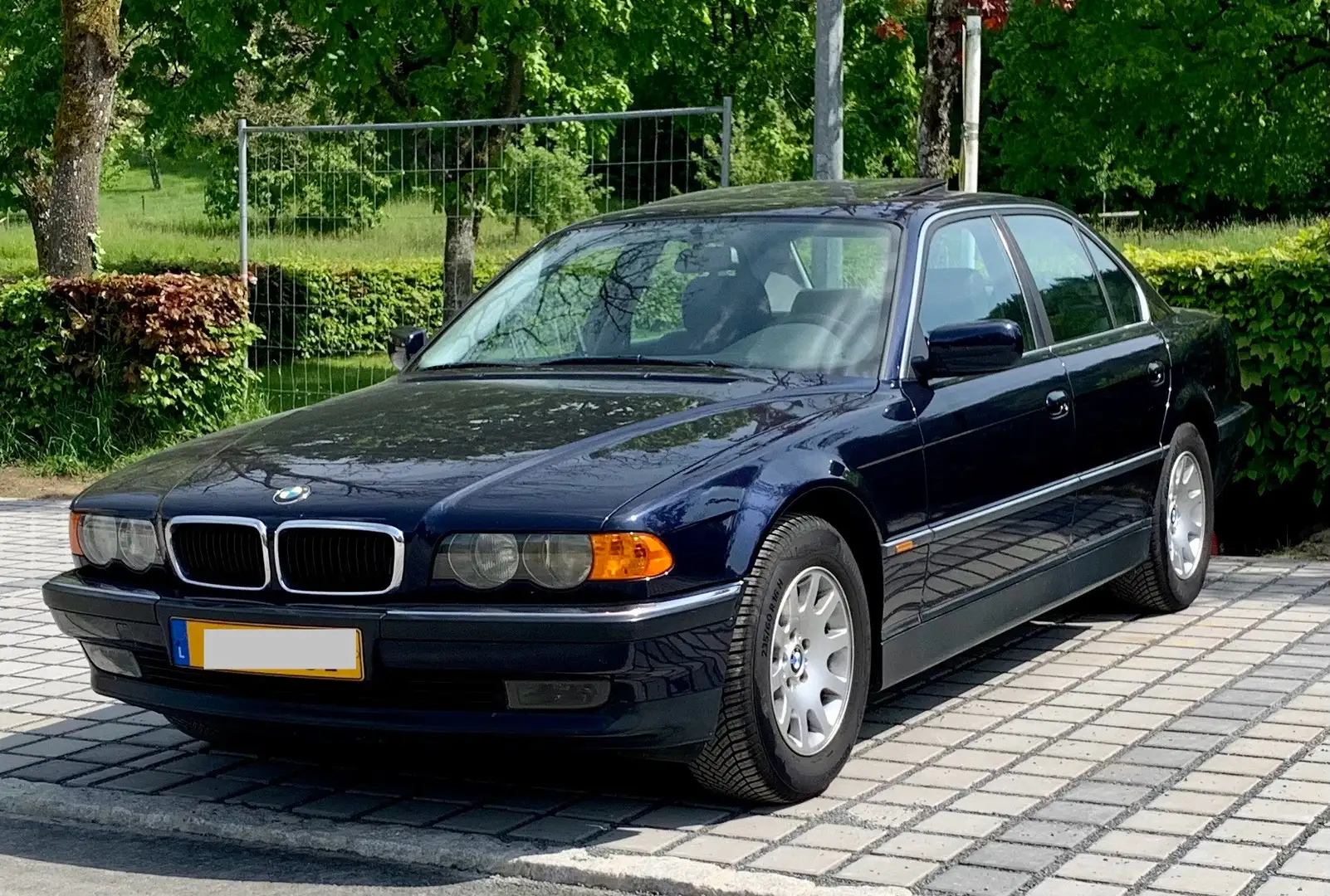 BMW 728 728i - 2