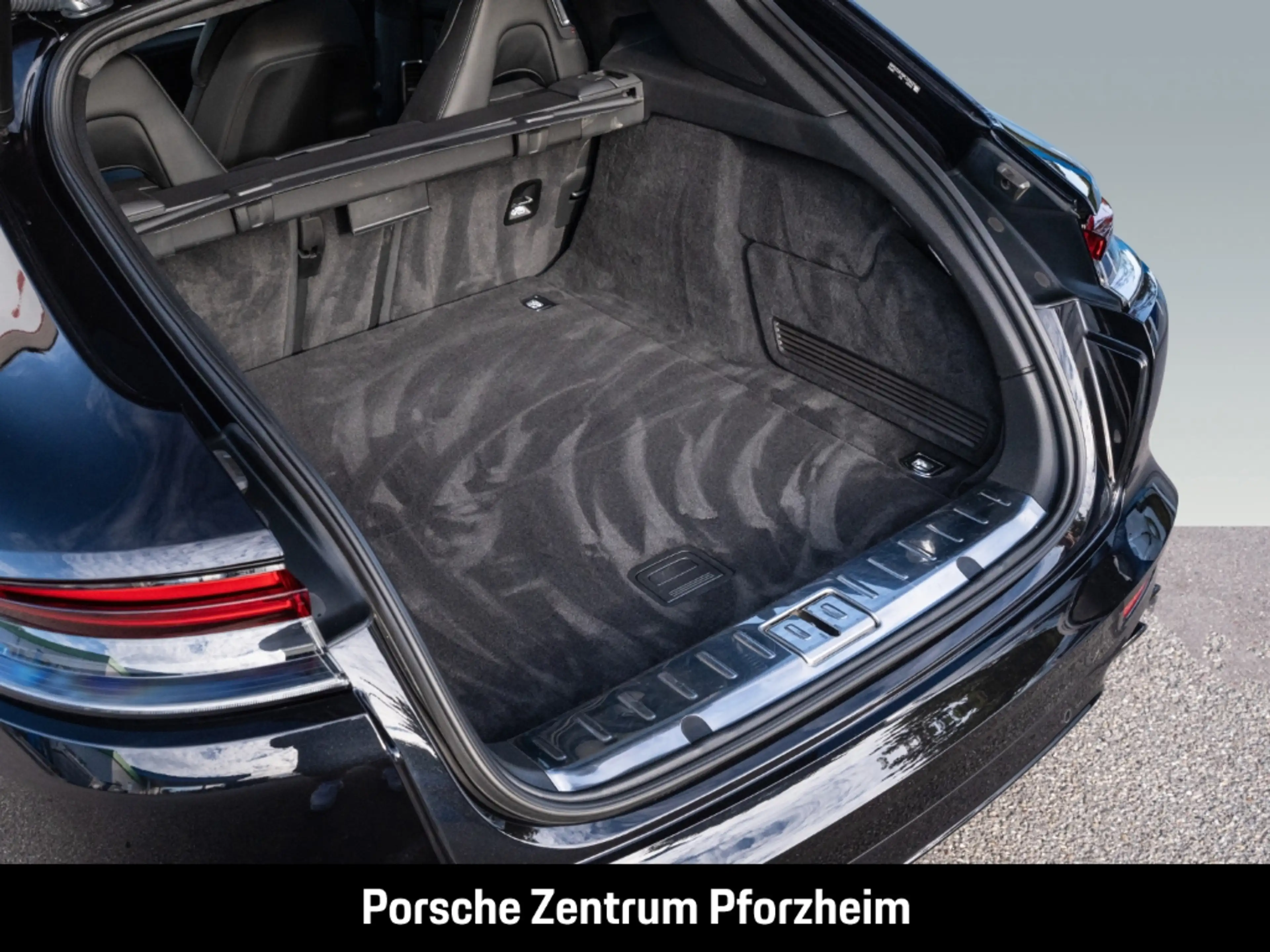 Porsche Panamera Turbo S E-Hybrid Sport Turismo — photo 12