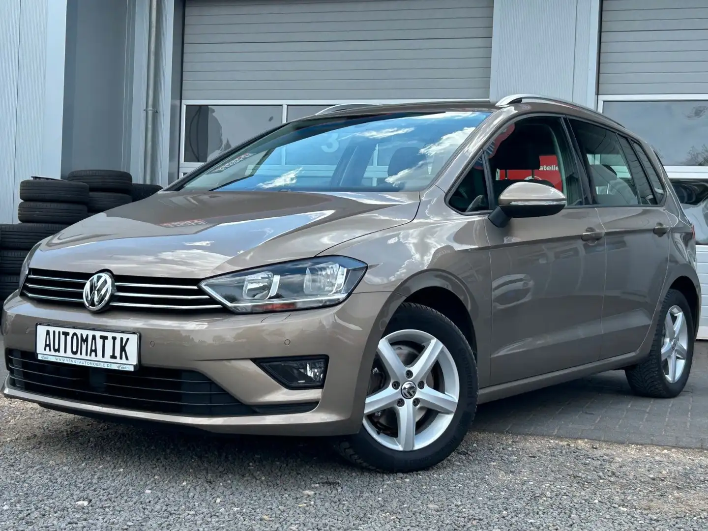 Volkswagen Golf Sportsvan VII Comfortline*SHZ*Klima*PDC Altın - 1