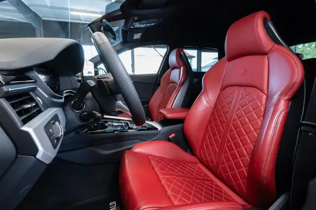 Audi S4 view 12