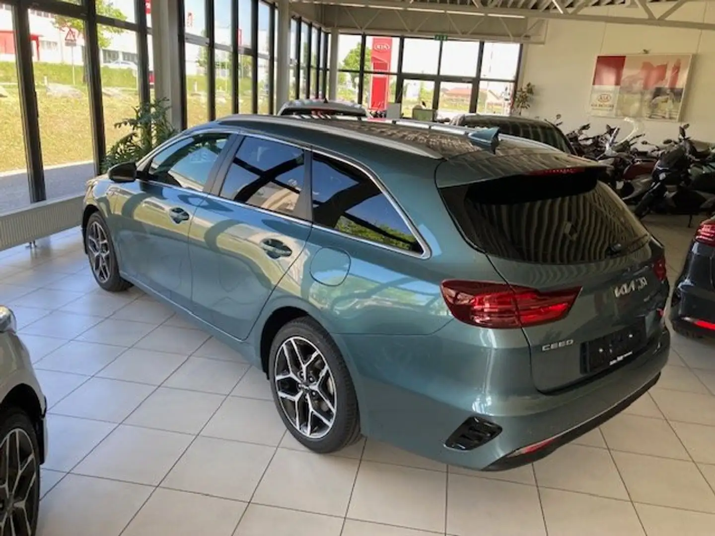 Kia Ceed SW / cee'd SW 1,0 T-GDI GPF ISG Silber P2 Verde - 1