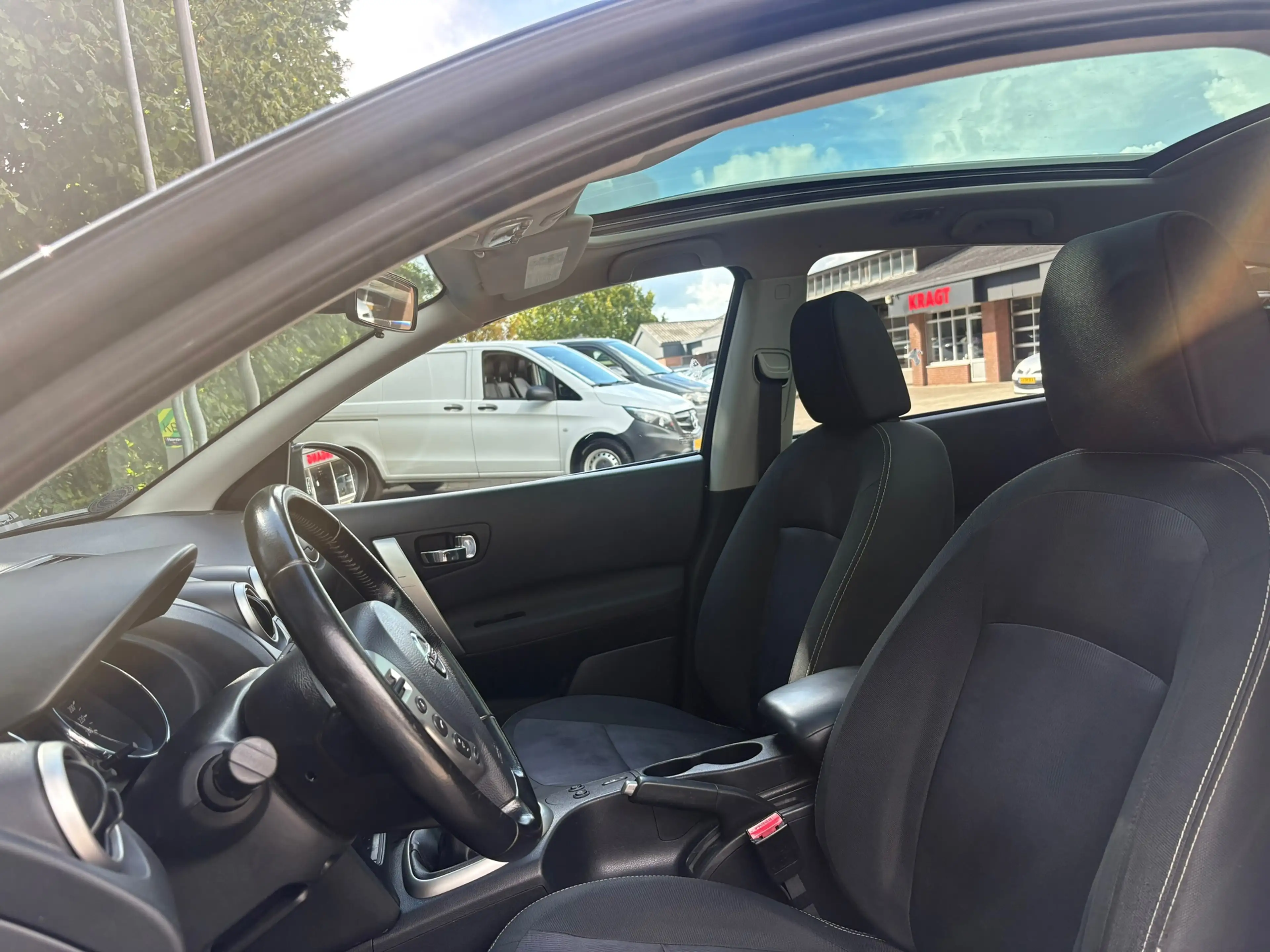 Nissan Qashqai+2 Connect Edition 2.0 141 pk - 7 persoons - climate — photo 10