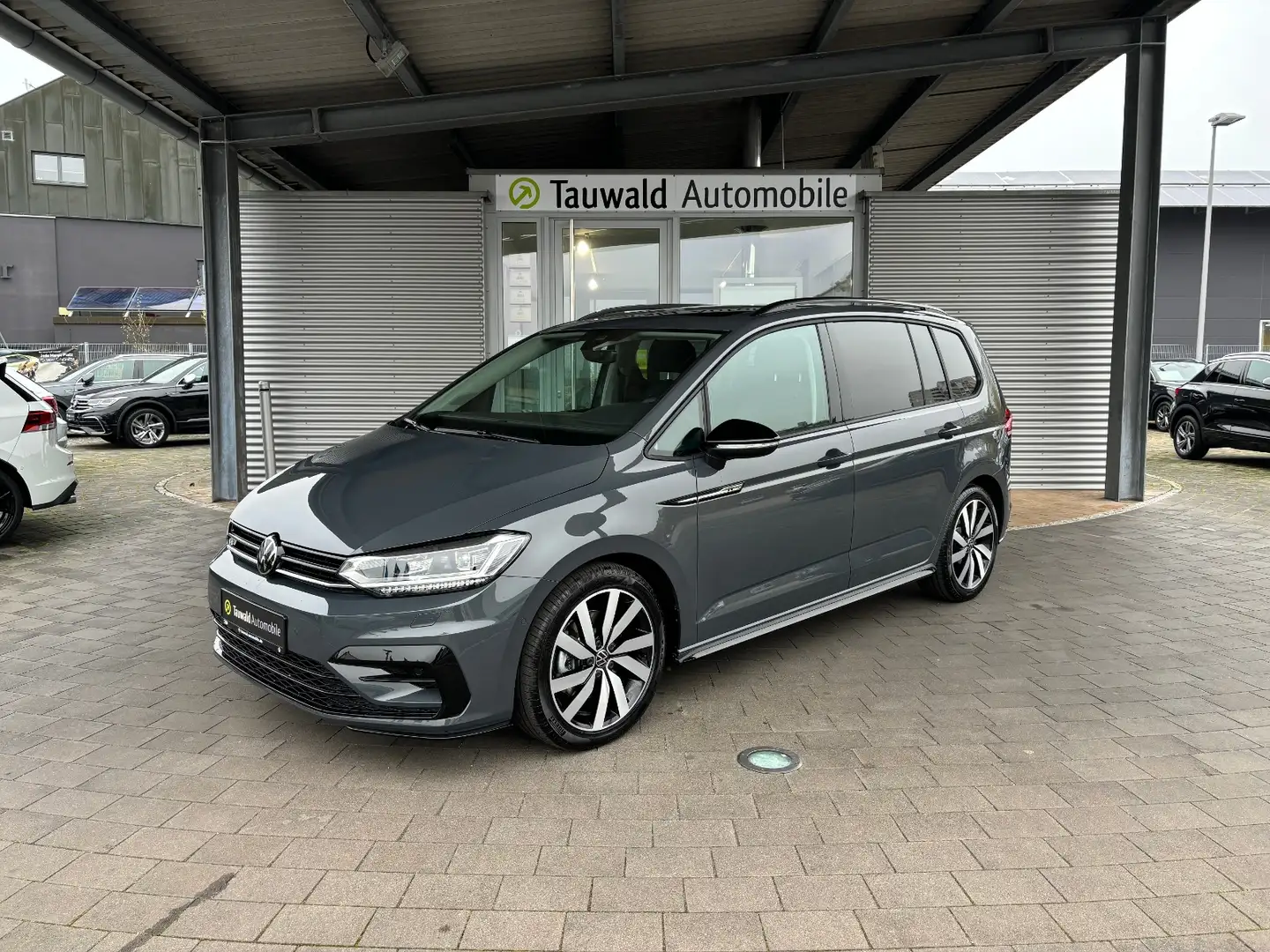 Volkswagen Touran 1.5 TSI DSG Highline R-LINE/AHK/7-SITZE Grau - 2