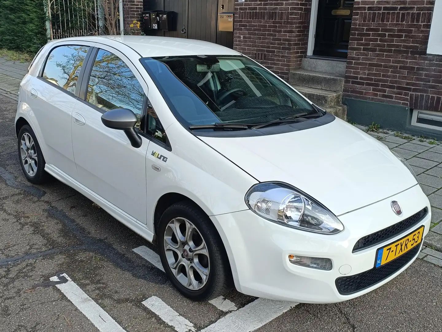 Fiat Punto Punto 0.9 TwinAir Young Wit - 1