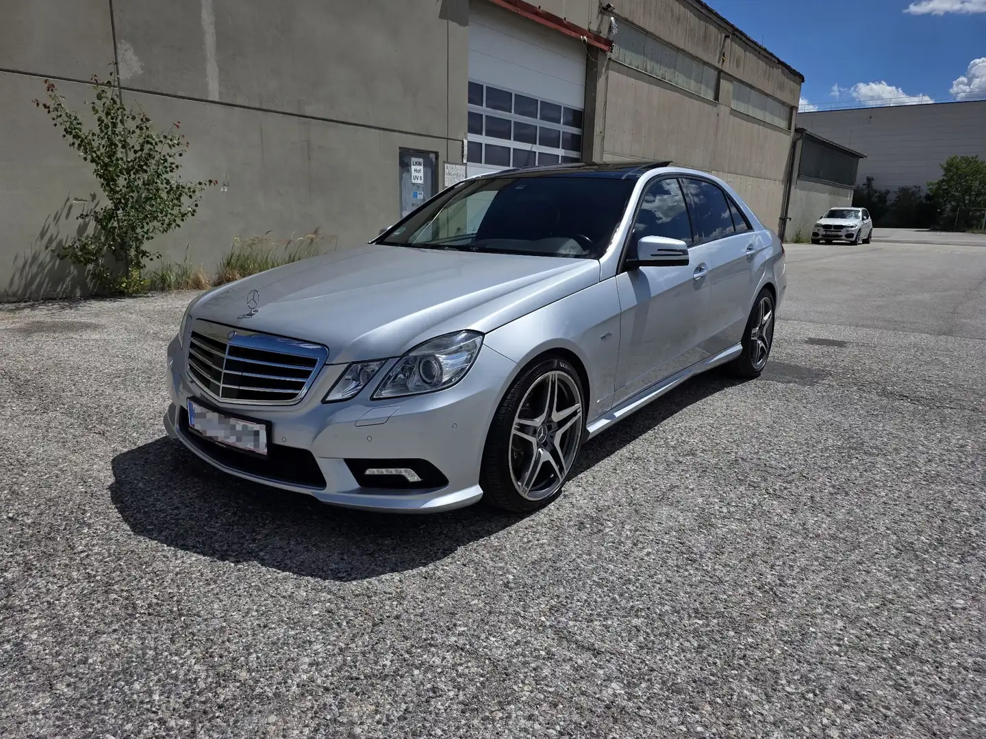 Mercedes-Benz E 350 AMG/Voll Silber - 2