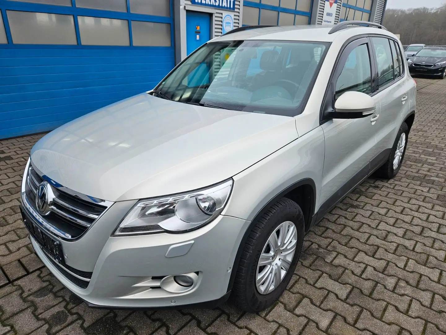 Volkswagen Tiguan Trend & Fun LED Navi PDC SHZ FSE KAMERA Argent - 1
