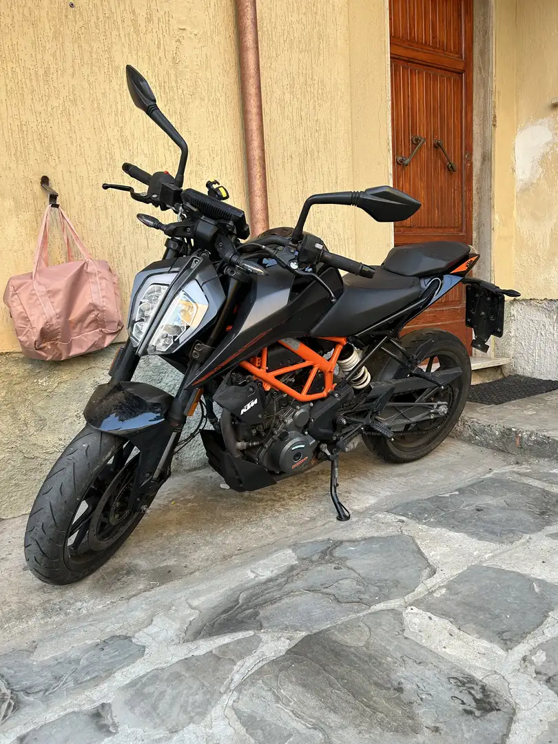 KTM 390 Duke - 1