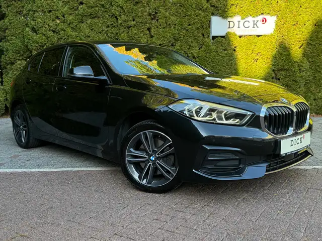 Bmw 116 i Sport Line LED+NAVI+SHZ+CARPL+AMBI+LIFE+M