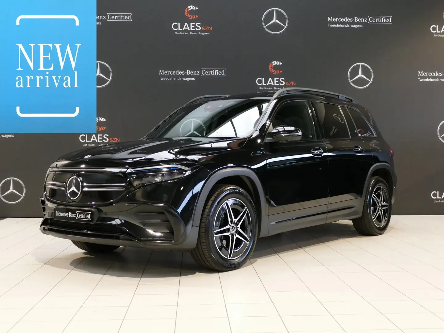 Mercedes-Benz EQB 300 4MATIC AMG Line DOS 8064 Zwart - 1