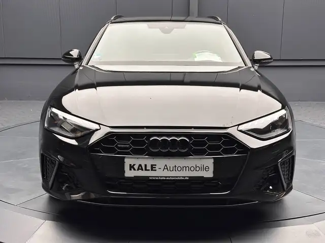 Audi A4 view 8