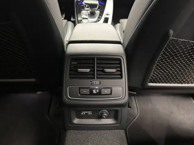 Audi A4 view 28
