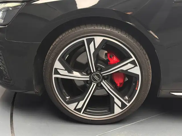 Audi A4 view 9