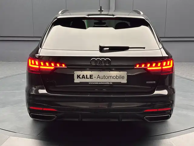 Audi A4 view 4
