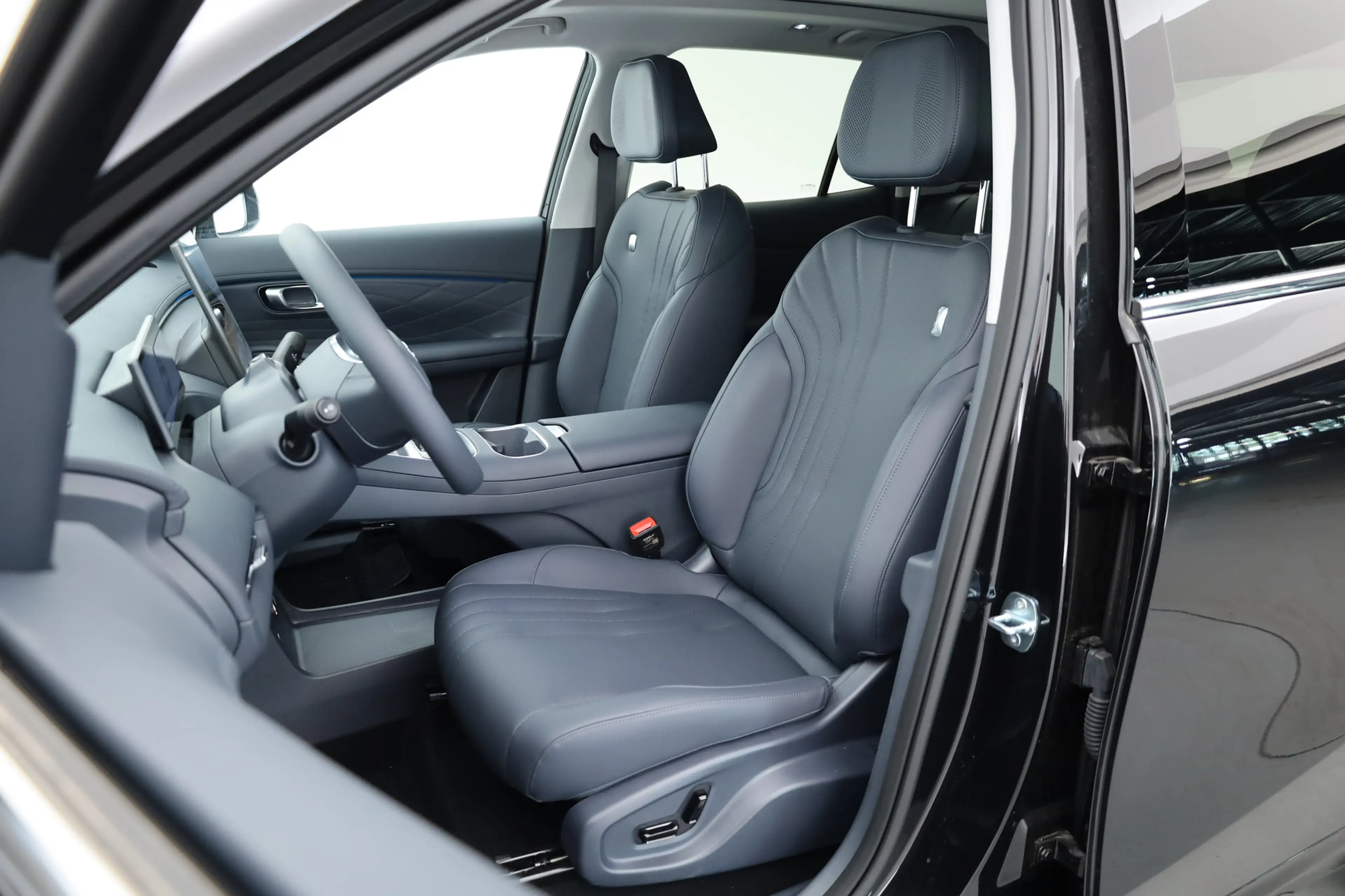 Geely Starray EM-i 1.5 Max | 18.4 kWh Batterij | 83km WLTP | Stoel- s — photo 3