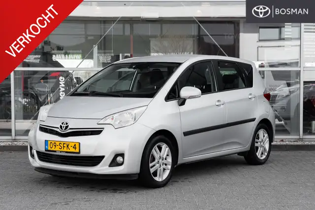 Toyota Verso-S 1.3 VVT-i Dynamic
