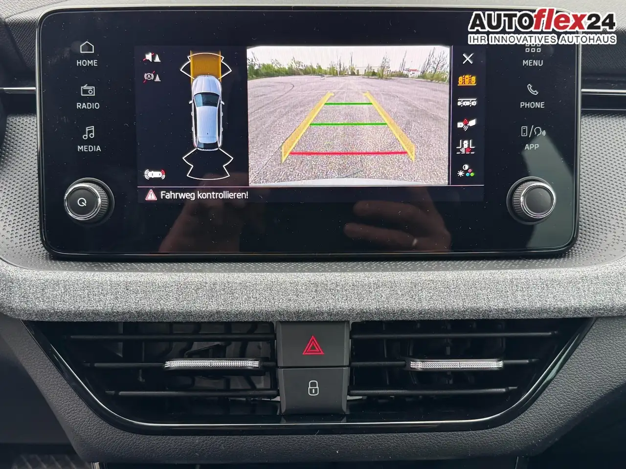 Skoda Scala Extra Plus 1,5 TSI DSG 2ZoKlima Kamera 2 x PDC..., миниатюра 20