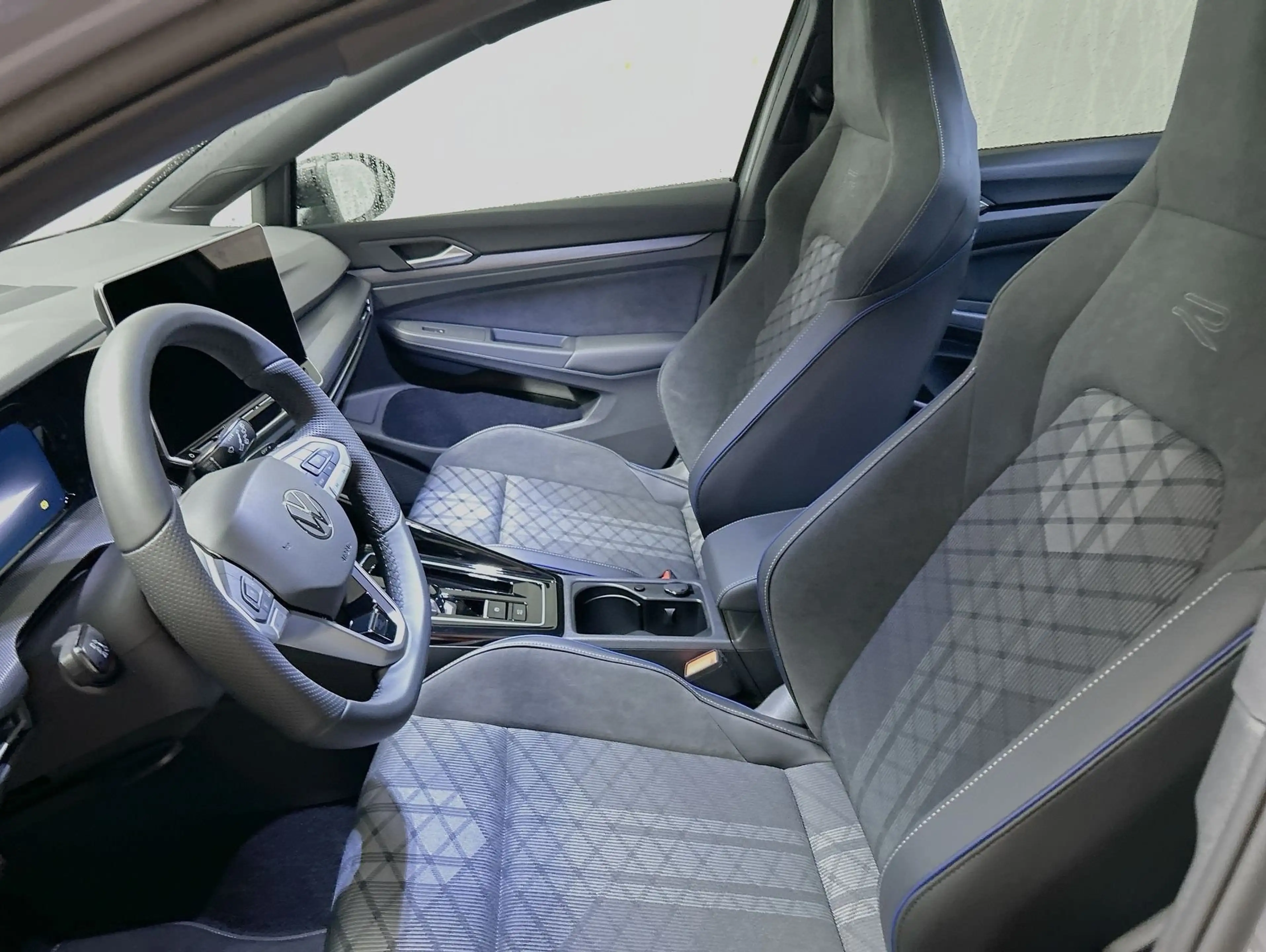 Volkswagen Golf Variant 1.5 eTSI DSG R-Line CarPlay Pano ACC — photo 11