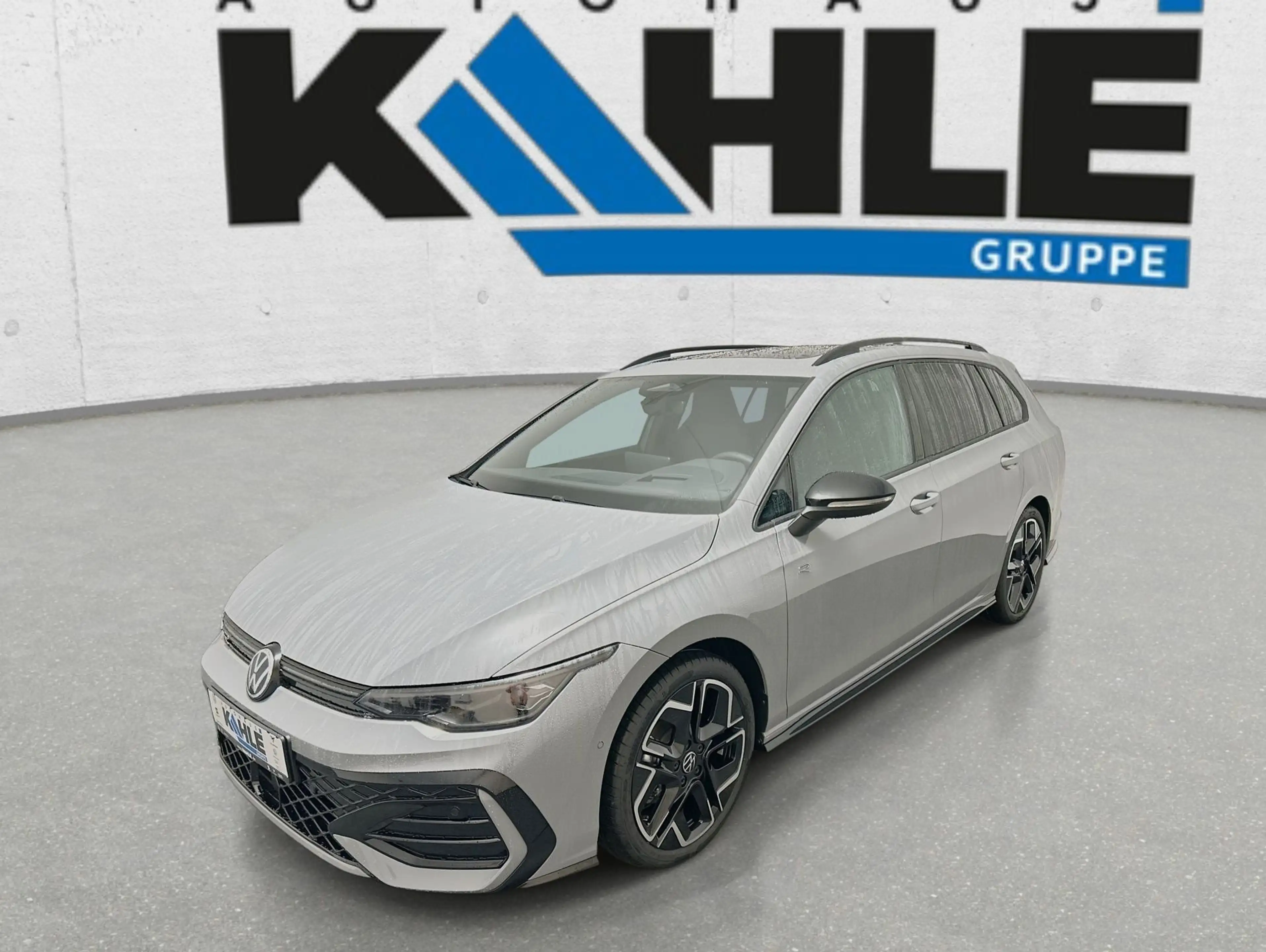 Volkswagen Golf Variant 1.5 eTSI DSG R-Line CarPlay Pano ACC — photo 2